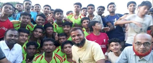 ৫০ তম জাতীয় স্কুল ফুটবল প্রতিযোগীতায় উপজেলা পর্যায়ে চ্যাম্পিয়ন হওয়ার পর আলোকচিত্র
